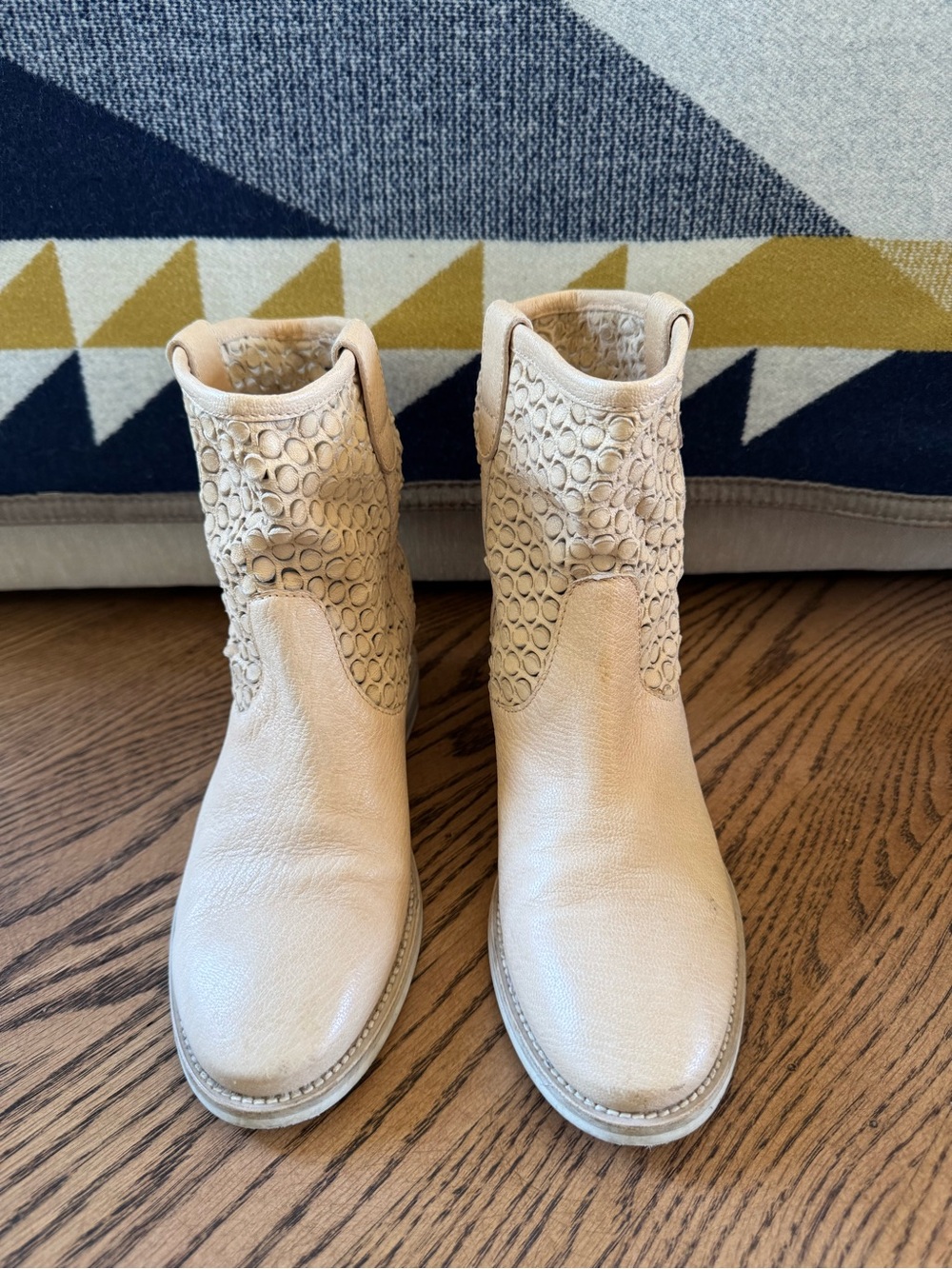 Aquatalia Leather Ankle Booties (made in Italy) - Cream